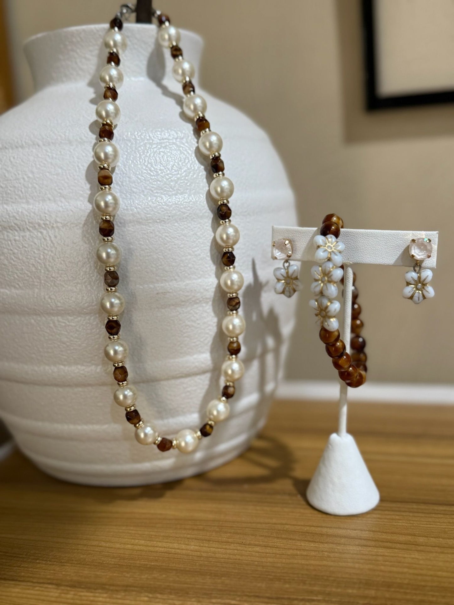 Three Flower Tiger Eye Stretch Bracelet