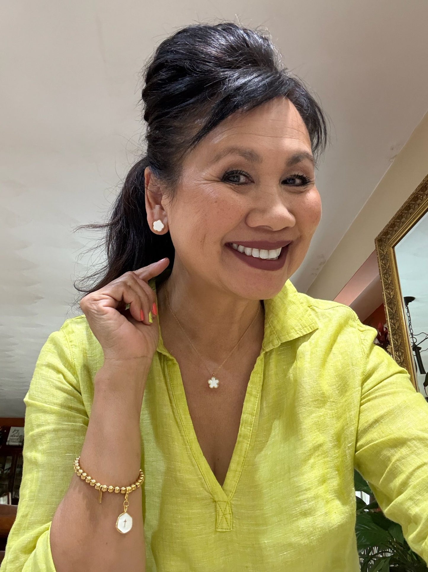 Pearly Flower Gold Necklace